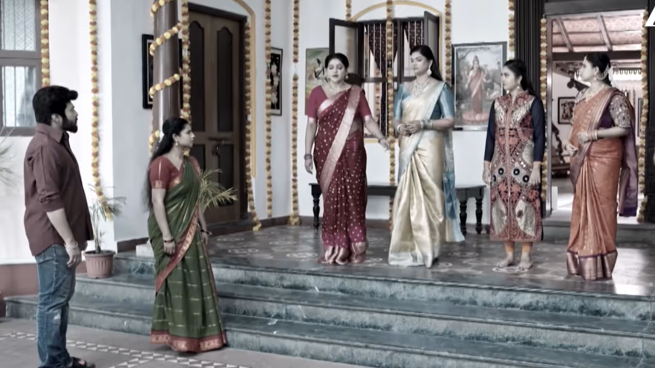 Karthigai Deepam Serial Twist Karthigai Deepam Serial Twist