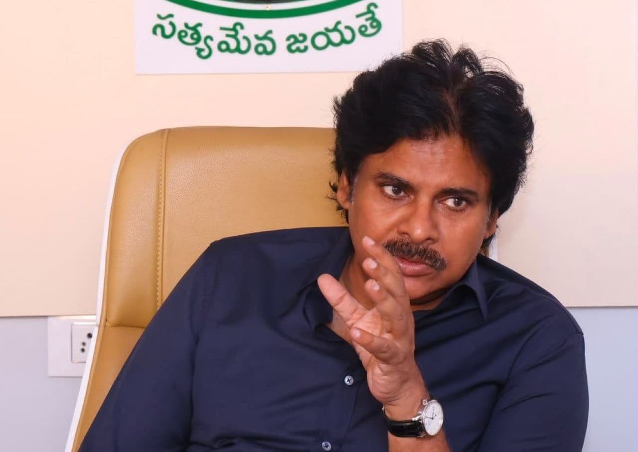 పవన్ కల్యాణ్ పేరు వెనక ఆసక్తికర స్టోరీ పవన్ కల్యాణ్ పేరు వెనక ఆసక్తికర స్టోరీ
