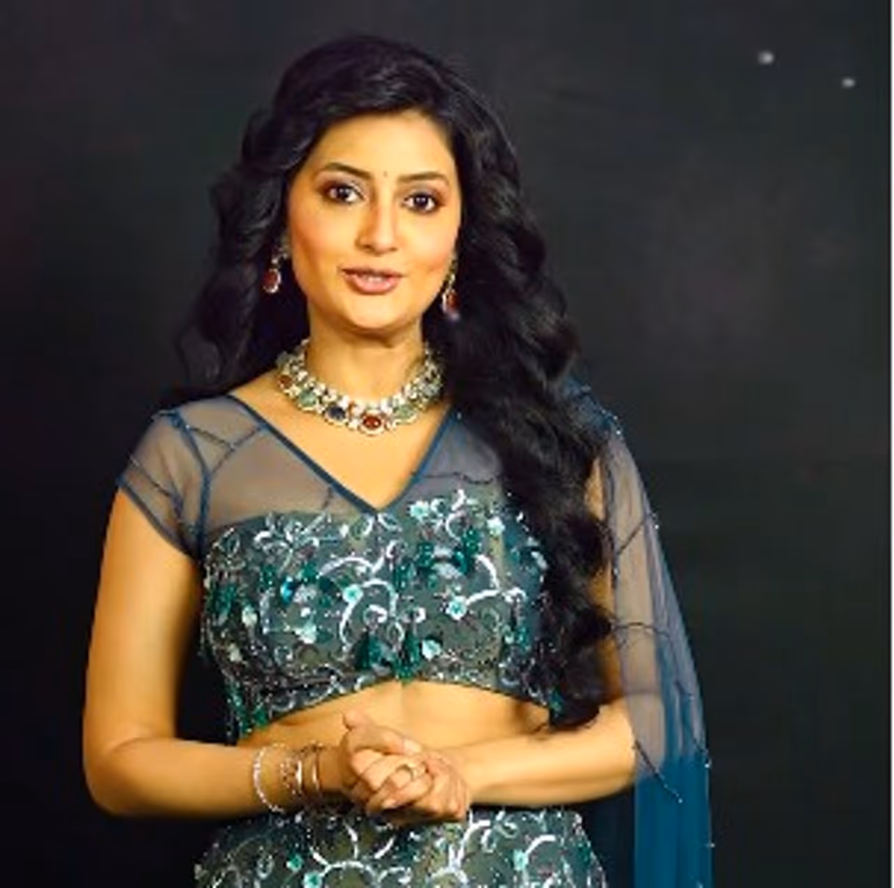 బిగ్ బాస్ హౌస్ లోకి దేబ్జానీ.. బిగ్ బాస్ హౌస్ లోకి దేబ్జానీ..