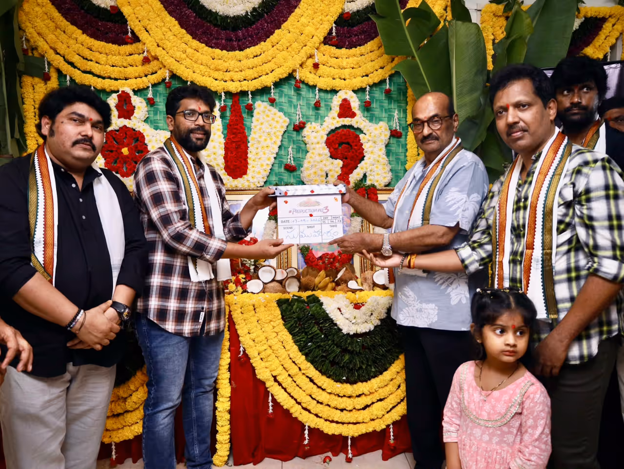 కమిటీ కుర్రోళ్ల ఫేమ్ హీరోతో.. `ఎస్ఆర్ కళ్యాణమండపం` దర్శకుడి సినిమా కమిటీ కుర్రోళ్ల ఫేమ్ హీరోతో.. `ఎస్ఆర్ కళ్యాణమండపం` దర్శకుడి సినిమా