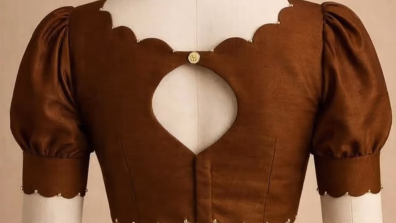 Blouse ஐ இப்படி தேர்வு பண்ணுங்க Blouse ஐ இப்படி தேர்வு பண்ணுங்க