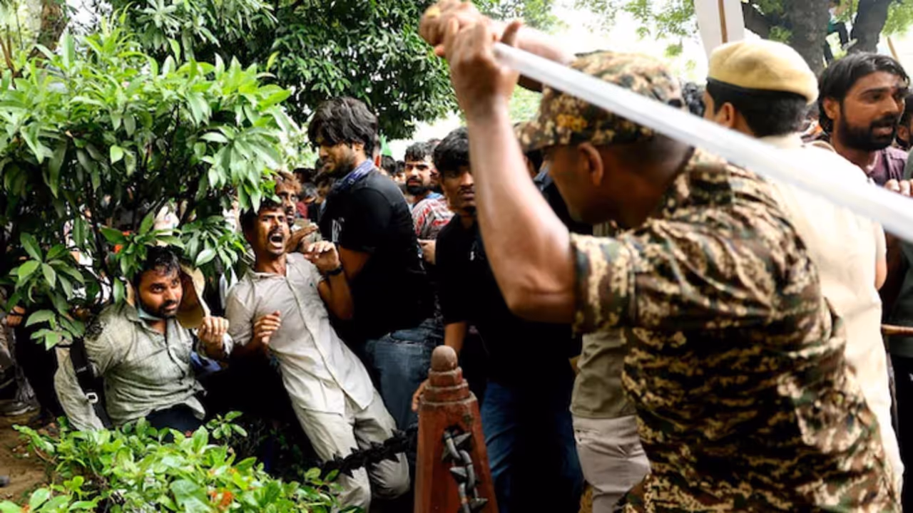 महिला की AI मॉर्फ्ड फोटो का आरोप, दिल्ली पुलिस ने दर्ज की FIR महिला की AI मॉर्फ्ड फोटो का आरोप, दिल्ली पुलिस ने दर्ज की FIR