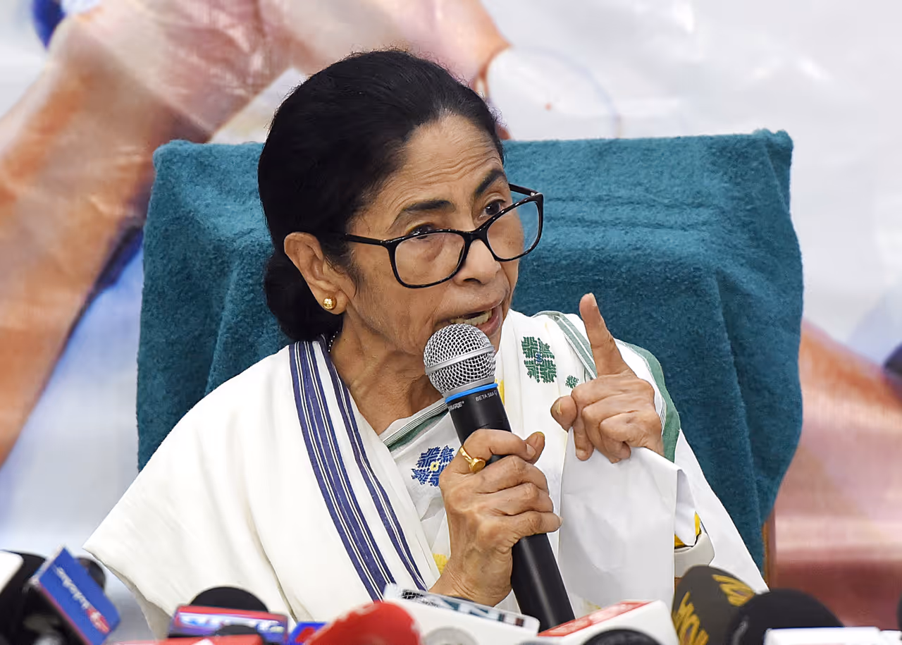 দিল্লি যাচ্ছেন মমতা বন্দ্যোপাধ্যায় দিল্লি যাচ্ছেন মমতা বন্দ্যোপাধ্যায়