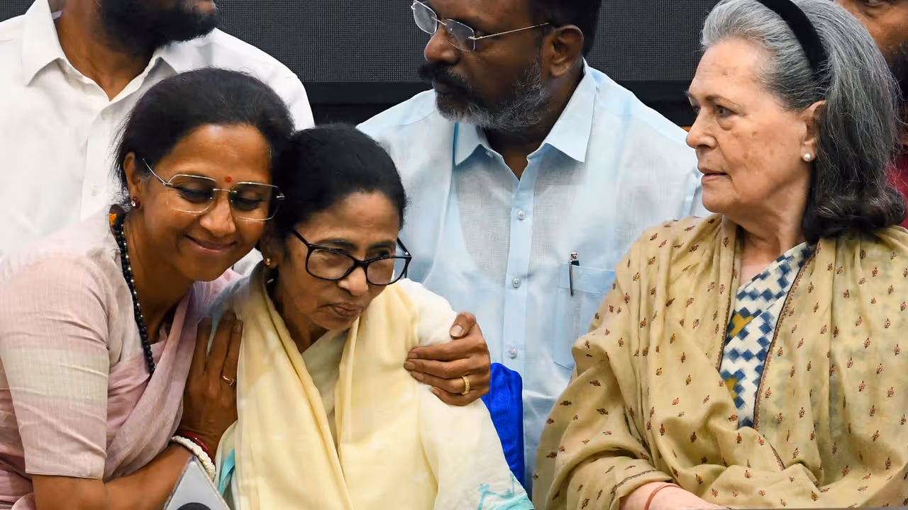 1 SIR से पहले की वोटर लिस्ट को आधार बनाने की मांग 1 SIR से पहले की वोटर लिस्ट को आधार बनाने की मांग
