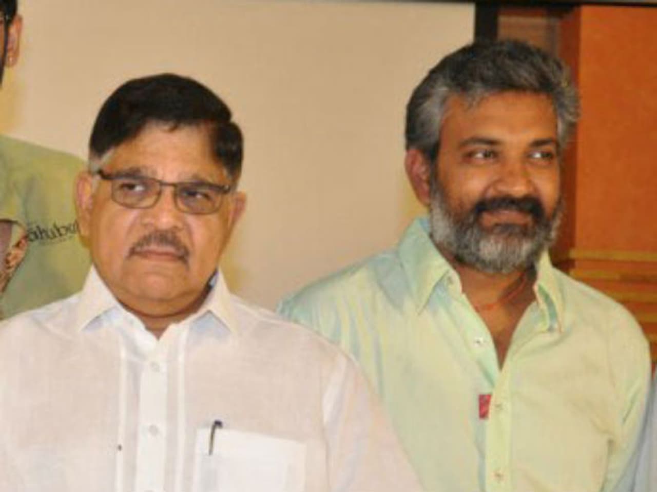 రాజమౌళి అల్లు అరవింద్ మధ్య ఏం జరిగింది? రాజమౌళి అల్లు అరవింద్ మధ్య ఏం జరిగింది?