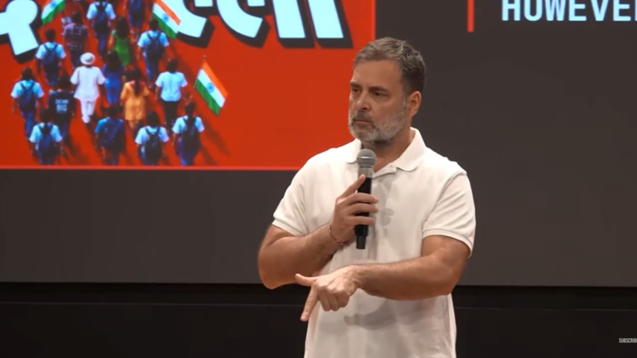 ఢిల్లీలో ఉద్రిక్తత.. సీఈసీ రాజీనామా కోసం విపక్షాల పోరు ఢిల్లీలో ఉద్రిక్తత.. సీఈసీ రాజీనామా కోసం విపక్షాల పోరు
