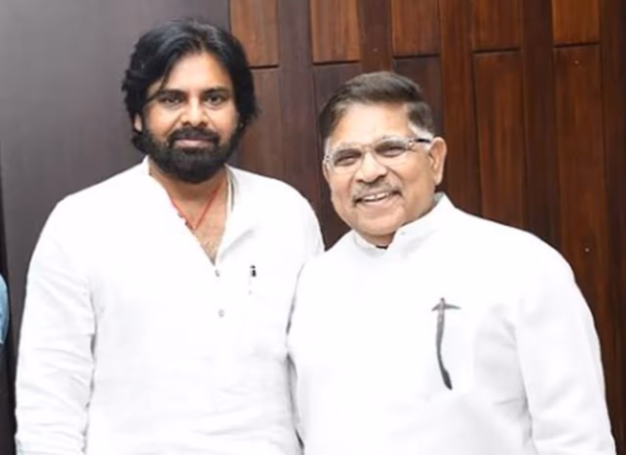 పవన్ కళ్యాణ్పై అల్లు అరవింద్ ఎమోషనల్ నోట్ పవన్ కళ్యాణ్పై అల్లు అరవింద్ ఎమోషనల్ నోట్