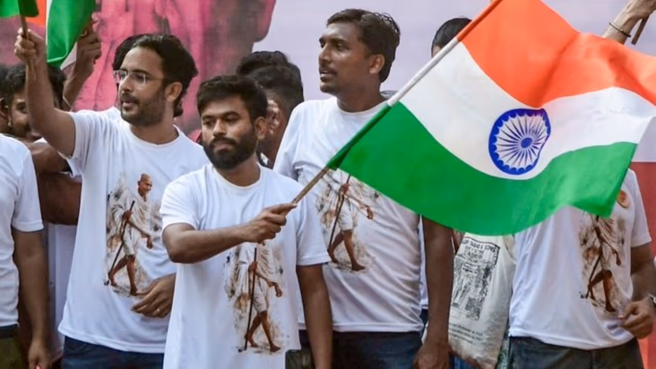 दिल्ली पुलिस ने क्यों कहा भीड़ में शामिल न हों? 11 लोगों की अनुमति दिल्ली पुलिस ने क्यों कहा भीड़ में शामिल न हों? 11 लोगों की अनुमति