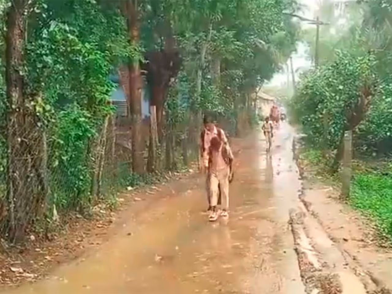 Schools Open During Heavy Rain Schools Open During Heavy Rain