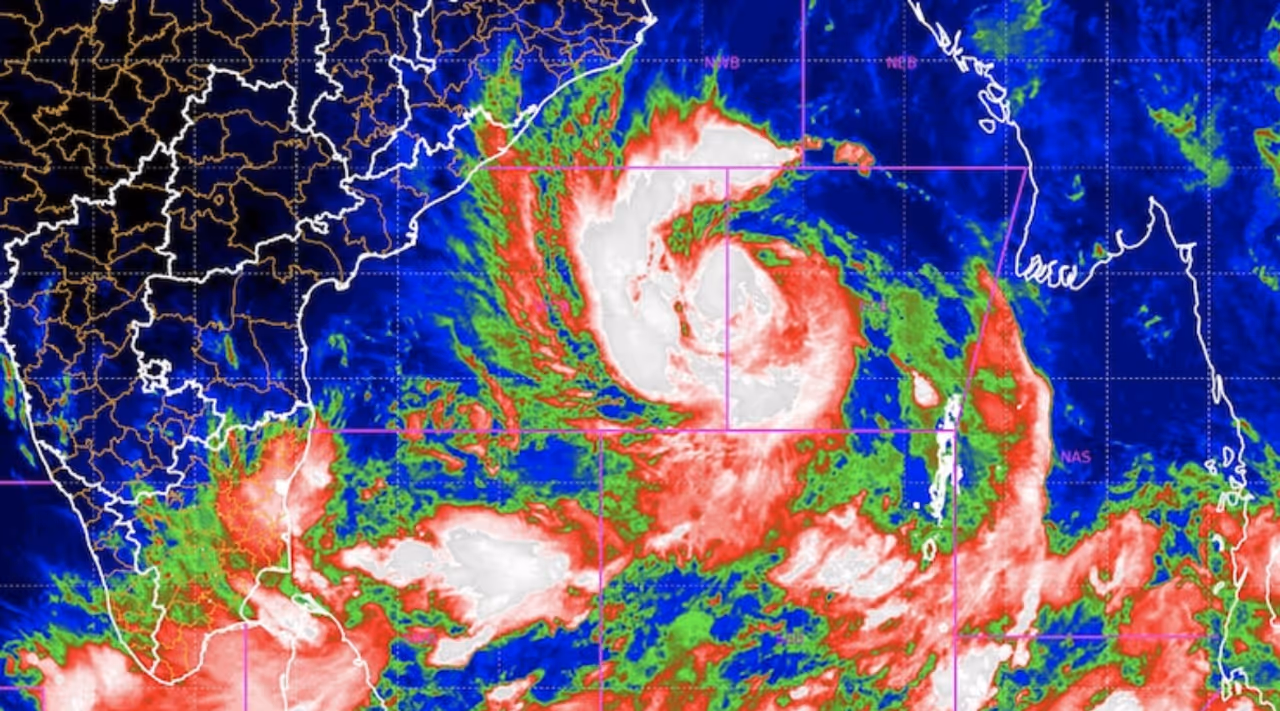 வங்கக்கடலில் தீவிரமடையும் ‘அர்னாப் ’ புயல் ராணுவம், பேரிடர் மீட்புப் படைகள் தயார் நிலை! வங்கக்கடலில் தீவிரமடையும் ‘அர்னாப் ’ புயல் ராணுவம், பேரிடர் மீட்புப் படைகள் தயார் நிலை!