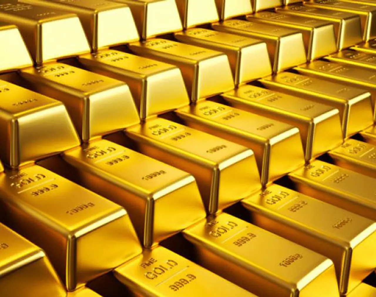 <p>తమిళనాడులో సిబిఐ కస్టడీలో103 కేజీల బంగార అదృశ్యమయింది. సిబిఐ ప్రతిష్టను దిగజార్చేలా ఉన్న ఈ ఘటన మీద హైకోర్టు పోలీసు దర్యాప్తుకు ఆదేశించింది. అయితే స్థానిక పోలీసుల దర్యాప్తుతో సీబిఐ ప్రతిష్ట దెబ్బతింటుందని, సిబి సిఐడిని దర్యాప్తుకు ఆదేశించాలంటూ దాఖలైన పిటిషన్ మీద మాట్లాడుతూ కోర్టు ‘ఇది సిబిఐకి అగ్ని పరీక్షలాంటిదని తెలిపింది. వారు సీతలా పవిత్రంగా ఉంటే ఈ కేసునుండి బయటపడొచ్చు. లేకపోతే పరిణామాలు ఎదుర్కోవాల్సిందే’ అని చెప్పుకొచ్చింది. </p> <p>తమిళనాడులో సిబిఐ కస్టడీలో103 కేజీల బంగార అదృశ్యమయింది. సిబిఐ ప్రతిష్టను దిగజార్చేలా ఉన్న ఈ ఘటన మీద హైకోర్టు పోలీసు దర్యాప్తుకు ఆదేశించింది. అయితే స్థానిక పోలీసుల దర్యాప్తుతో సీబిఐ ప్రతిష్ట దెబ్బతింటుందని, సిబి సిఐడిని దర్యాప్తుకు ఆదేశించాలంటూ దాఖలైన పిటిషన్ మీద మాట్లాడుతూ కోర్టు ‘ఇది సిబిఐకి అగ్ని పరీక్షలాంటిదని తెలిపింది. వారు సీతలా పవిత్రంగా ఉంటే ఈ కేసునుండి బయటపడొచ్చు. లేకపోతే పరిణామాలు ఎదుర్కోవాల్సిందే’ అని చెప్పుకొచ్చింది. </p>