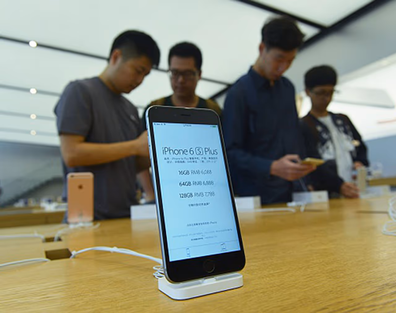 Apple's biggest hit ever: Over 22 crore units sold! Apple's biggest hit ever: Over 22 crore units sold!