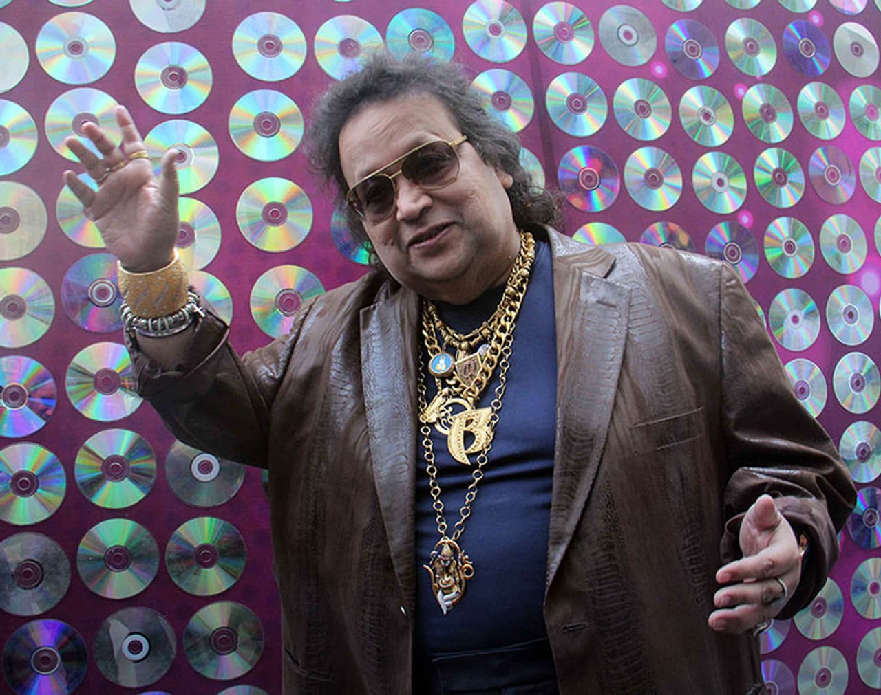 <p>After a list of Bollywood celebrities getting positive for Covid 19, veteran singer and music director Bappi Lahiri has been tested positive and is currently hospitalised. Lahiri's spokesperson confirmed the news that Bappi is being tested positive for the virus and has been hospitalised.</p> <p>After a list of Bollywood celebrities getting positive for Covid 19, veteran singer and music director Bappi Lahiri has been tested positive and is currently hospitalised. Lahiri's spokesperson confirmed the news that Bappi is being tested positive for the virus and has been hospitalised.</p>