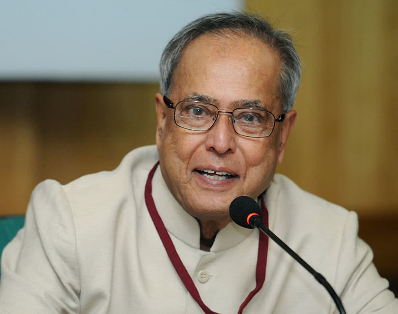 <p>ದೆಹಲಿಯ ಆರ್ಮಿ ಆಸ್ಪತ್ರೆಯಲ್ಲಿ ದಾಖಲಾಗಿರುವ ಮಾಜಿ ರಾಷ್ಟ್ರಪತಿ ಪ್ರಣಬ್ ಮುಖರ್ಜಿಯವರಿಗೆ ನಡೆಸಿರುವ ಮೆದುಳಿನ ಆಪರೇಷನ್ ಯಸ್ವಿಯಾಗಿದೆ.&nbsp;<br />&nbsp;</p>