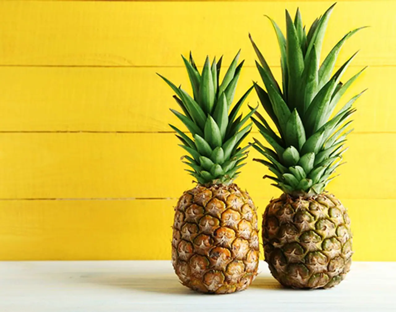 <p style="text align: justify;">ಅನಾನಸ್ ನಲ್ಲಿ ಪ್ರೋಟೀನ್, ಕಾರ್ಬ್ಸ್, ಫೈಬರ್, ಫೋಲೇಟ್ ಮತ್ತು ಪೊಟ್ಯಾಸಿಯಮ್ ನಂತಹ ಪೋಷಕಾಂಶಗಳಿವೆ. ಹಾಗಾದರೆ ಹಾಲು ಮತ್ತು ಅನಾನಸ್ ಅನ್ನು ಒಟ್ಟಿಗೆ ಸೇವಿಸಬಹುದೇ ಎಂದು ಯೋಚಿಸುತ್ತಿದ್ದೀರಾ? ನಿಮ್ಮ ದೇಹವು ಎರಡೂ ಪೋಷಕಾಂಶಗಳಿಂದ ಪ್ರಯೋಜನ ಪಡೆಯುತ್ತದೆಯೇ? ಈ ಲೇಖನದಲ್ಲಿ, ಹಾಲು ಮತ್ತು ಅನಾನಸ್ ಅನ್ನು ಬೆರೆಸುವುದು ಸುರಕ್ಷಿತವೇ ಅಥವಾ ಆರೋಗ್ಯಕ್ಕೆ ಹಾನಿಕಾರಕವೇ ಎಂದು ತಿಳಿದುಕೊಳ್ಳುವಿರಿ.. </p> <p style="text align: justify;">ಅನಾನಸ್ ನಲ್ಲಿ ಪ್ರೋಟೀನ್, ಕಾರ್ಬ್ಸ್, ಫೈಬರ್, ಫೋಲೇಟ್ ಮತ್ತು ಪೊಟ್ಯಾಸಿಯಮ್ ನಂತಹ ಪೋಷಕಾಂಶಗಳಿವೆ. ಹಾಗಾದರೆ ಹಾಲು ಮತ್ತು ಅನಾನಸ್ ಅನ್ನು ಒಟ್ಟಿಗೆ ಸೇವಿಸಬಹುದೇ ಎಂದು ಯೋಚಿಸುತ್ತಿದ್ದೀರಾ? ನಿಮ್ಮ ದೇಹವು ಎರಡೂ ಪೋಷಕಾಂಶಗಳಿಂದ ಪ್ರಯೋಜನ ಪಡೆಯುತ್ತದೆಯೇ? ಈ ಲೇಖನದಲ್ಲಿ, ಹಾಲು ಮತ್ತು ಅನಾನಸ್ ಅನ್ನು ಬೆರೆಸುವುದು ಸುರಕ್ಷಿತವೇ ಅಥವಾ ಆರೋಗ್ಯಕ್ಕೆ ಹಾನಿಕಾರಕವೇ ಎಂದು ತಿಳಿದುಕೊಳ್ಳುವಿರಿ.. </p>