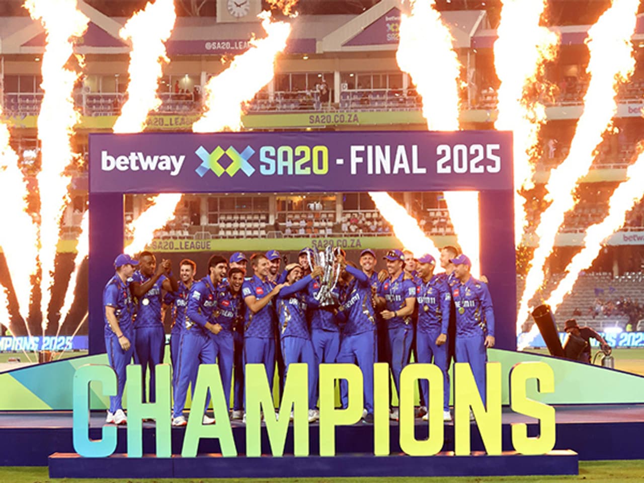 SA20: தென்னாப்பிரிக்காவிலும் MI ஆதிக்கம்; கோப்பையை தட்டித்தூக்கிய MI கேப் டவுன்! SA20: தென்னாப்பிரிக்காவிலும் MI ஆதிக்கம்; கோப்பையை தட்டித்தூக்கிய MI கேப் டவுன்!