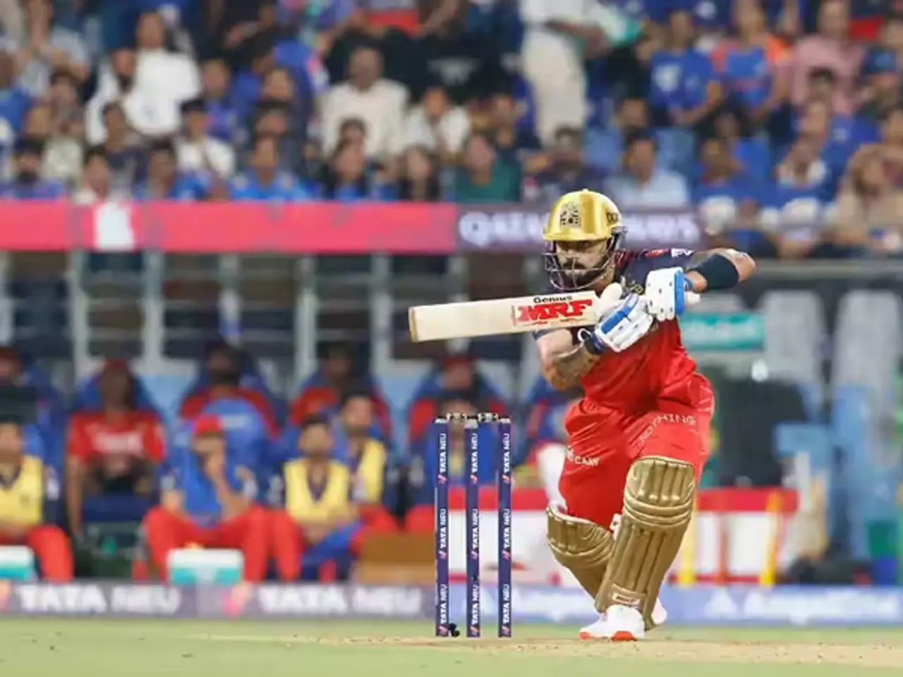 রবিবার রাজস্থান রয়্যালসের বিরুদ্ধে অপরাজিত অর্ধশতরান করে আইপিএল এ নতুন রেকর্ড গড়লেন বিরাট কোহলি