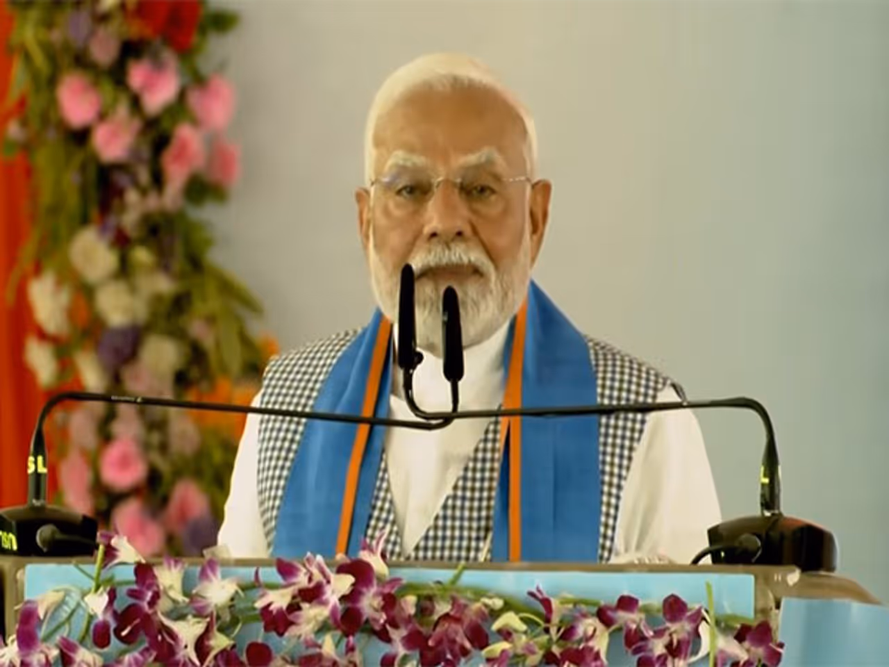 ফের বিদেশ সফরে নমো