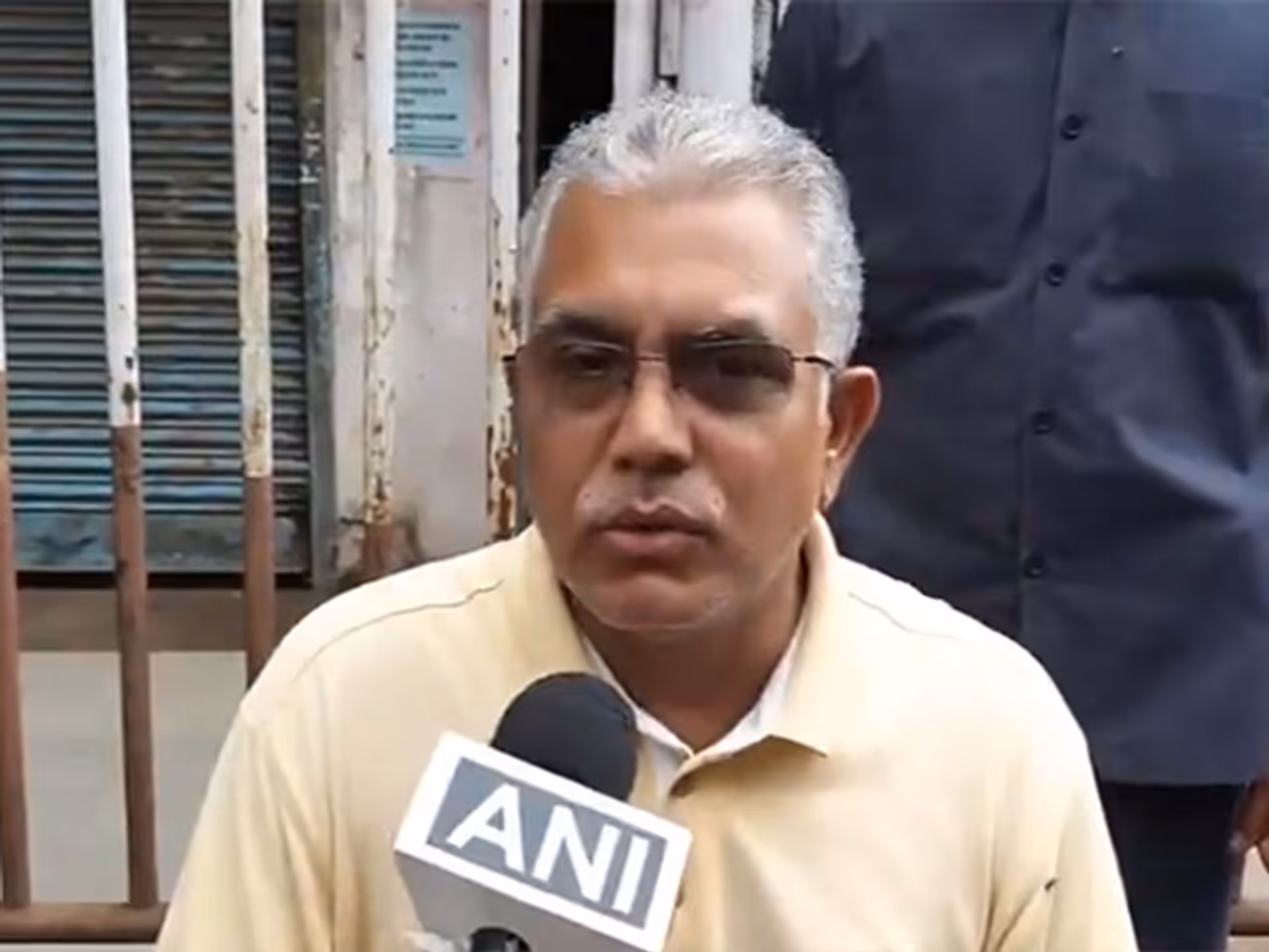 মমতা বনাম দিলীপ তরজা