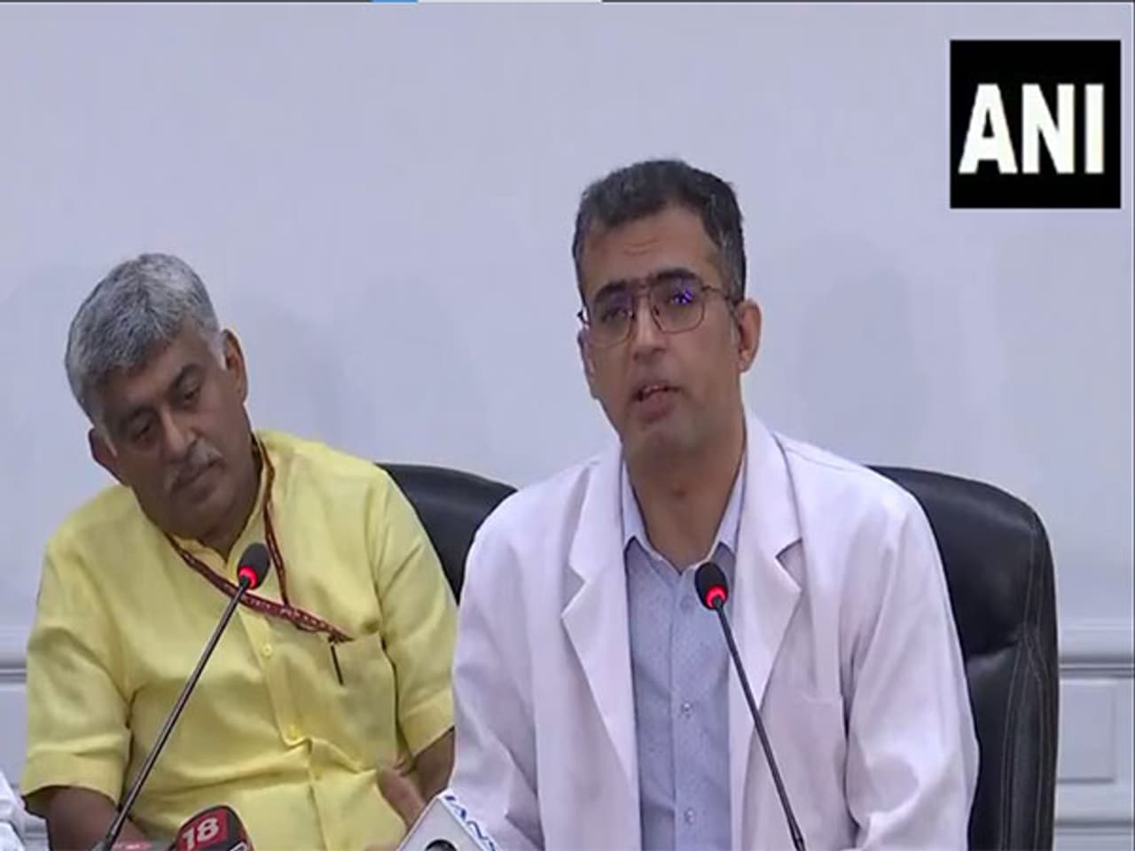 கொரோனா தடுப்பூசியால் மாரடைப்பு ஏற்படுமா? கொரோனா தடுப்பூசியால் மாரடைப்பு ஏற்படுமா?