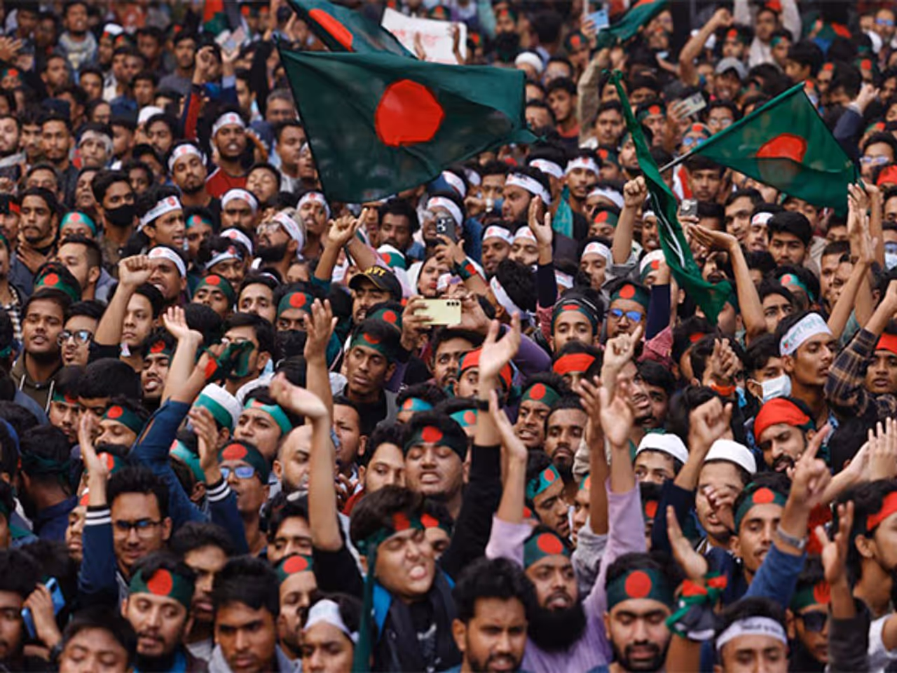 ప్రభుత్వాలను కూల్చిన ప్రజా ఉద్యమాలు