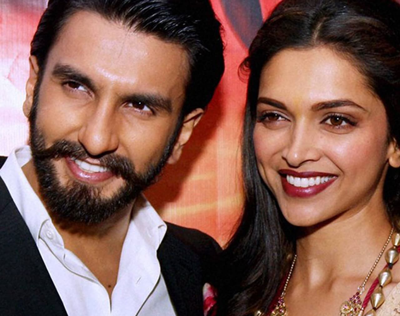 <p>Bollywood couple Ranveer Singh and Deepika Padukone are one of the most loved and bankable actors in the industry. Both are talented and fashionable and are also known to maintain a healthy lifestyle.</p> <p>Bollywood couple Ranveer Singh and Deepika Padukone are one of the most loved and bankable actors in the industry. Both are talented and fashionable and are also known to maintain a healthy lifestyle.</p>