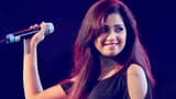 Shreya Ghoshal honors Indian Soldiers with emotional performance in Mumbai [WATCH]