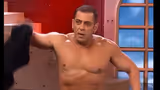 Salman Khan: రియాలిటీ షోలో షర్ట్ విప్పి ఫిజిక్ చూపిస్తూ ట్రోలర్స్ కి ఇచ్చిపడేసిన సల్మాన్.. స్ట్రాంగ్ వార్నింగ్