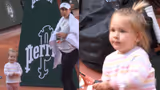 French Open 2026: Belinda Bencic's Daughter Bella Steals Show as Adorable Practice Partner (WATCH)