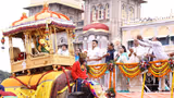 "ಜಂಬೂಸವಾರಿಯಲ್ಲಿ ಆನೆಗಳಿಗೆ ಭಾರ ಹೊರಿಸುವುದನ್ನು ನಿಲ್ಲಿಸಿ, ವಾಹನ ಬಳಸಿ" ಅಭಿಪ್ರಾಯ