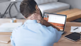 Tech Neck: दिवसभर लॅपटॉपवर काम करताय? मान आणि पाठदुखीचं हेच आहे मुख्य कारण
