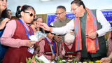 CM Dhami Birthday: दिव्यांग बच्चों संग जन्मदिन मनाकर भावुक हुए धामी, बताया यादगार पल