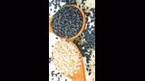 Sesame Seeds : रोज तीळ खाल्ल्याने शरीरात काय बदल होतात माहितीये का?