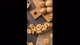 Walnuts : रोज मूठभर अक्रोड खा, मिळतील 6 जबरदस्त आरोग्यदायी फायदे
