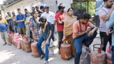 LPG Crisis: குட் நியூஸ்! 5 நாட்களுக்குப் பிறகு வர்த்தக சிலிண்டர் மீதான தடை நீக்கம்!