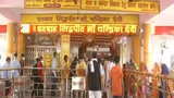 अगर जा रहे हैं चंद्रिका देवी मंदिर, तो रुकिए! रास्ते में लगा बैरियर, बिना दर्शन लौट रहे लोग