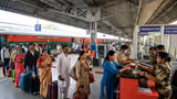 Train: వీసా, పాస్ పోర్టు లేకుండా ఈ రైలు ఎక్కనివ్వరు.. మన దేశంలోనే విచిత్రమైన రైల్వే స్టేషన్ ఇది..!