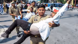 SIR प्रोटेस्ट की 15 PHOTO: कहीं गोद में उठाया तो कहीं घसीटा, देशभर में ज्ञानेश कुमार के विरोध की तस्वीरें