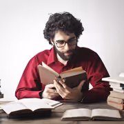 5 Books That Will Make You Financially Smarter Than Your Peers