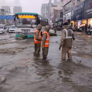 Hyderabad Rains : మరికొద్దిసేపట్లో నగరంలో కుండపోతే... ఈ ప్రాంతాల్లో అయితే క్లౌడ్ బరస్ట్?