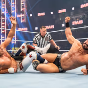 3 Ways WWE SmackDown Could End Tonight Before Clash in Paris Showdown