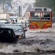 Heavy Rain Disrupts Mumbai: Flights Diverted, Offices Shut, City on Red Alert