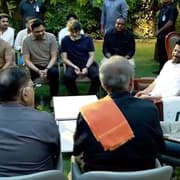 పరిశ్రమలో వ్యవస్థలను నియంత్రిస్తే ప్రభుత్వం సహించదు, సీఎం వార్నింగ్‌.. దర్శక నిర్మాతలతో భేటీ