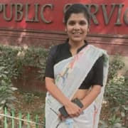 Street Vendor’s Daughter Cracks UPSC, Secures AIR 93, Fulfills Dream of Becoming an IAS Officer
