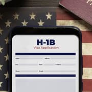 இந்தியர்களுக்கு பெரிய அதிர்ச்சி.. டிசம்பர் 15 முதல் புது ரூல்ஸ்..  H-1B விசா நேர்காணல்கள் ரத்து.!