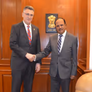 ভারত-ইজরায়েলের সম্পর্ক আরও জোরদার করার ইঙ্গিত, অজিত ডোভালের সঙ্গে বৈঠকে গিডিয়ান সা'র