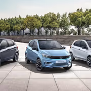 కొత్త కారు కొనాలనుకుంటున్నారా? ఆటోమేటిక్ vs మాన్యువల్.. ఏది బెస్ట్?