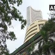 Sensex, Nifty Steady; Experts Warn of Volatility Before Trump-Putin Summit