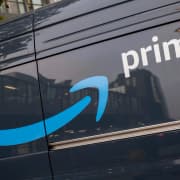 This E-Commerce Giant Now Offers Groceries On Same-Day Delivery And Investors Expect Stock To Hit $226: More Details Inside