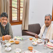 Karnataka power tussle: Siddaramaiah, Shivakumar hold 'productive' talks